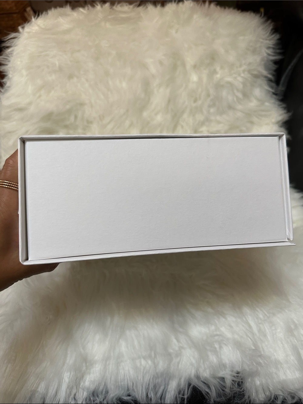 Creed White Gift Box - Picture 6 of 10